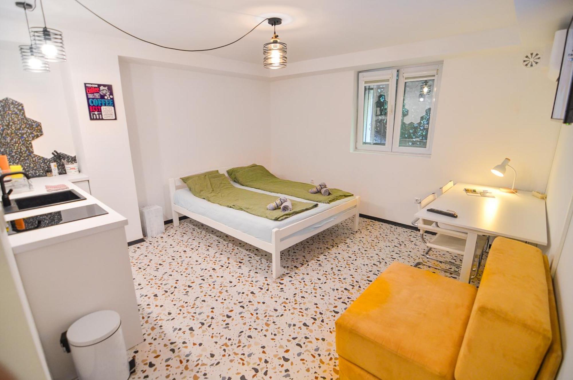 Old Town Apartment *